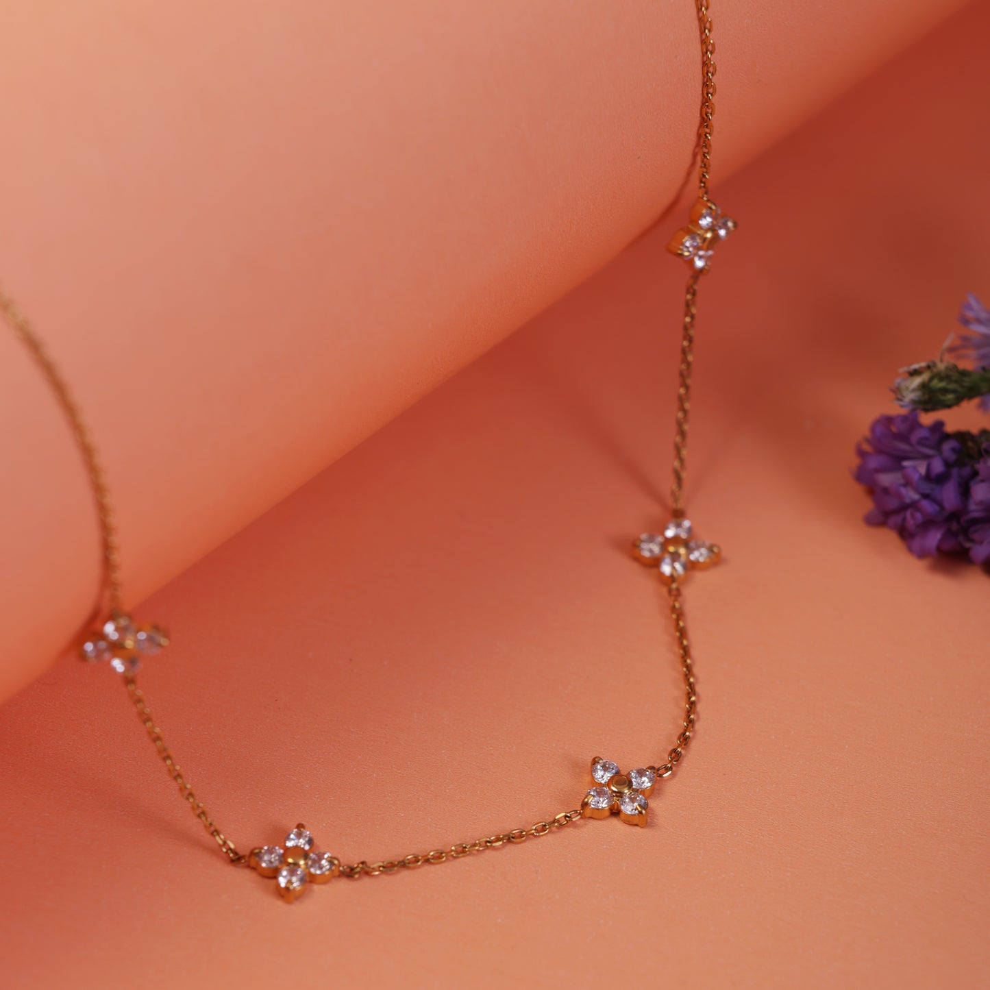 Sparkling Clover Neck Chain Pendant