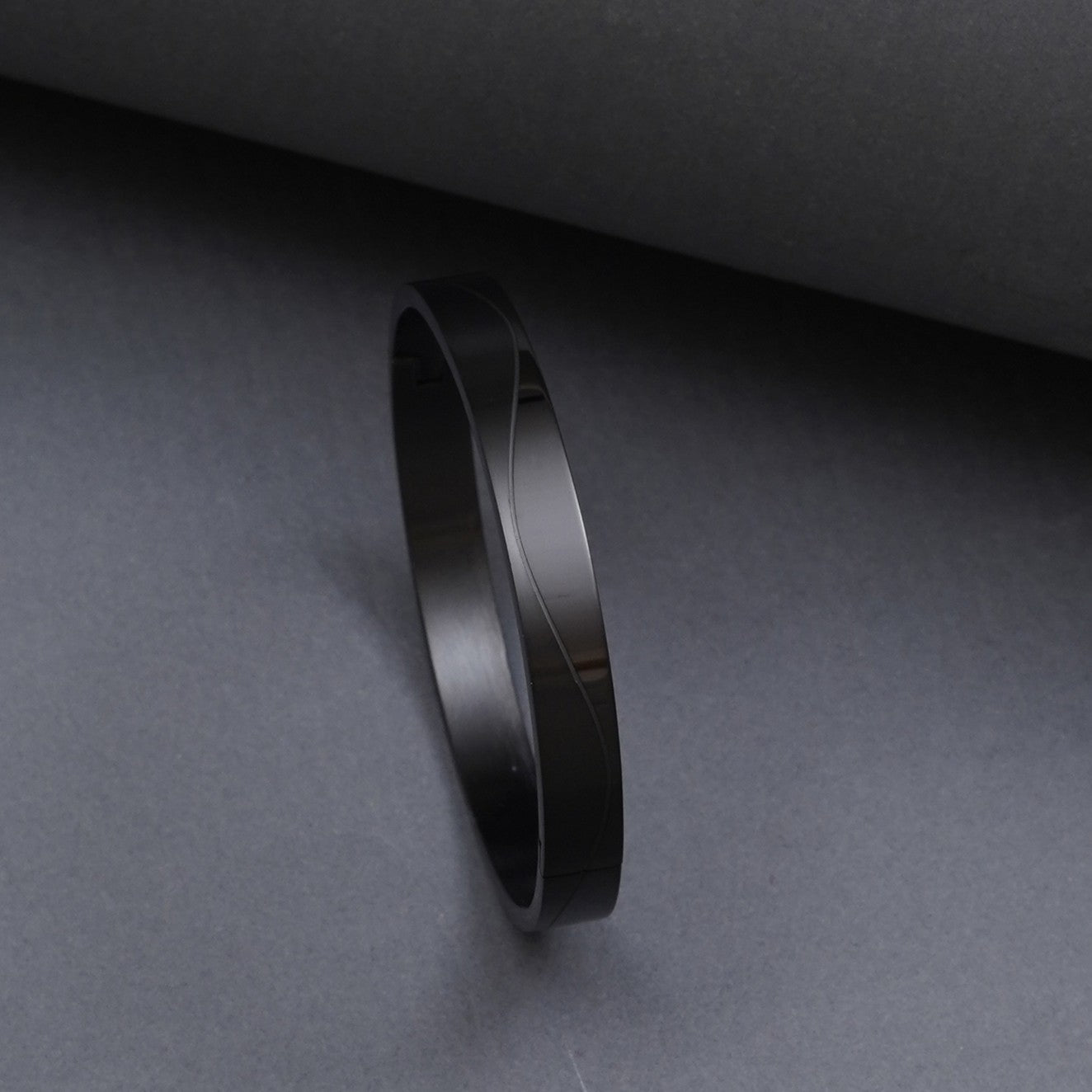 Linear Wave Black Men's Kada Bracelet