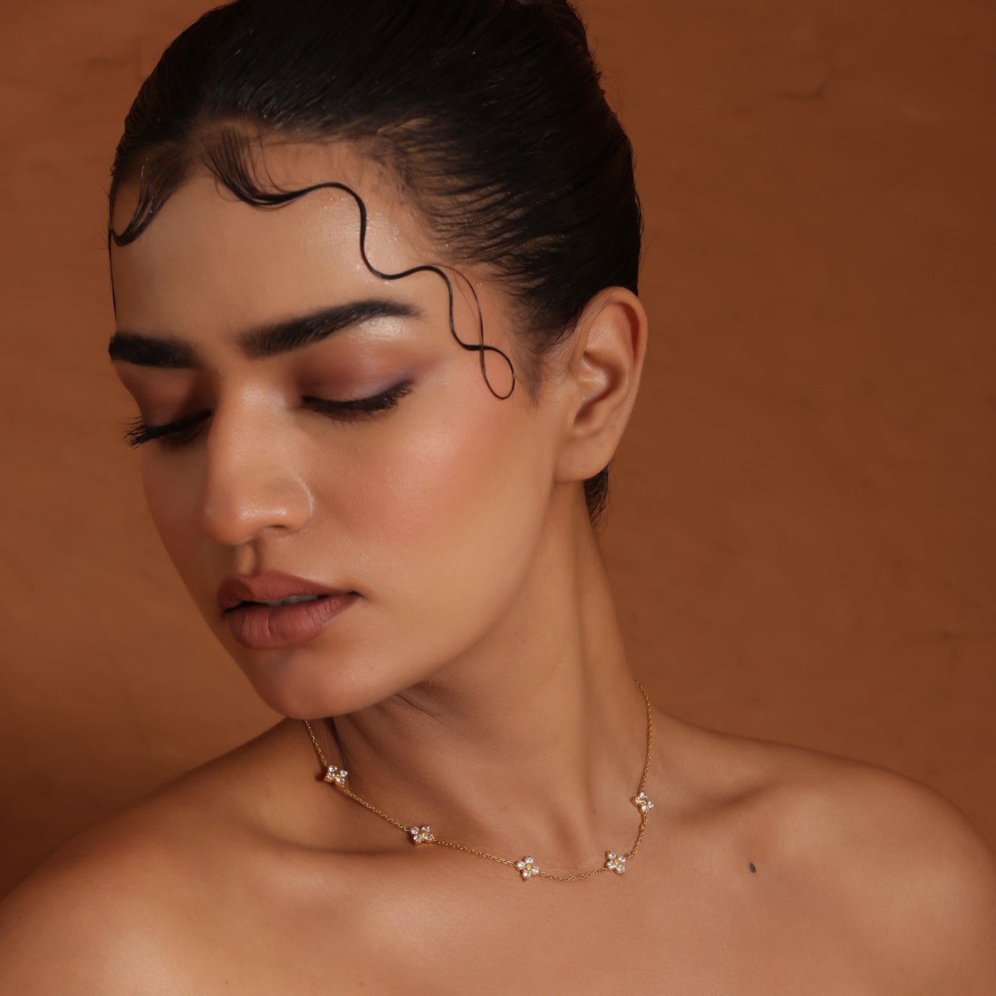 Sparkling Clover Neck Chain Pendant