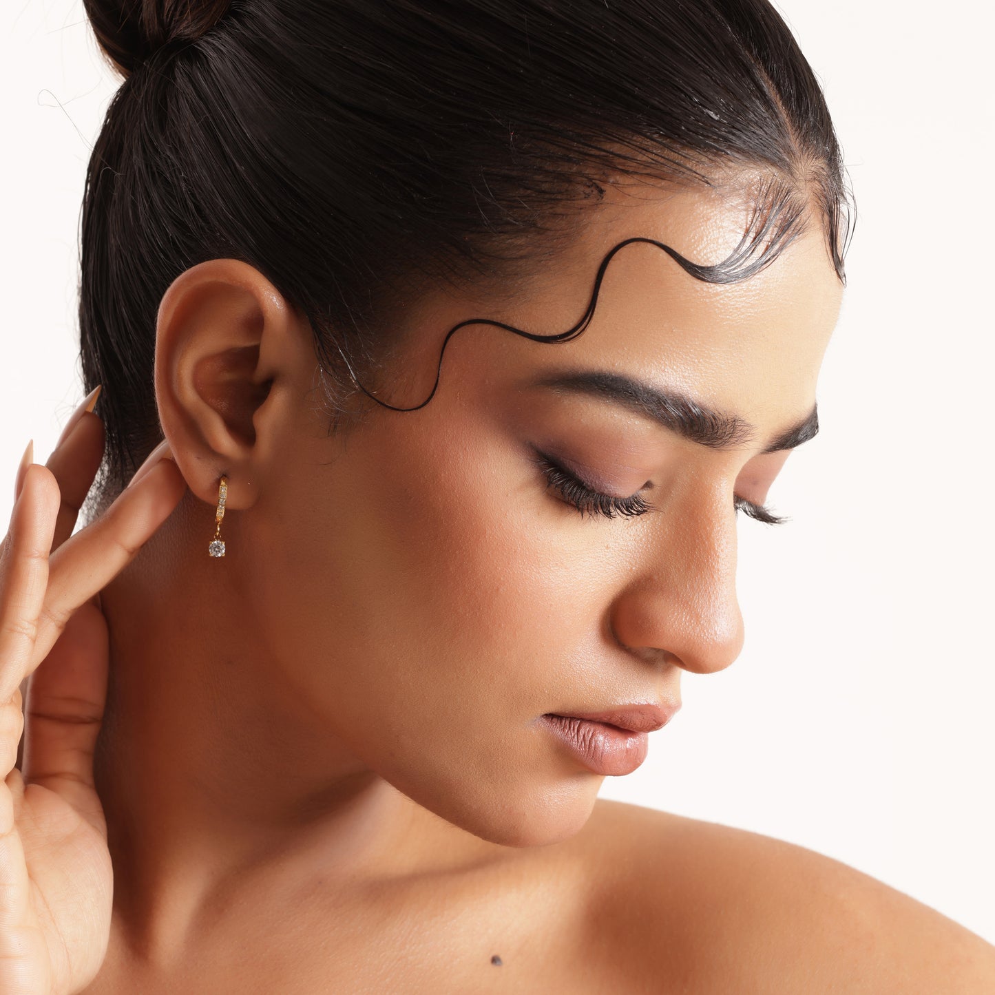 Noah Crystal Minimal Hoop Earrings