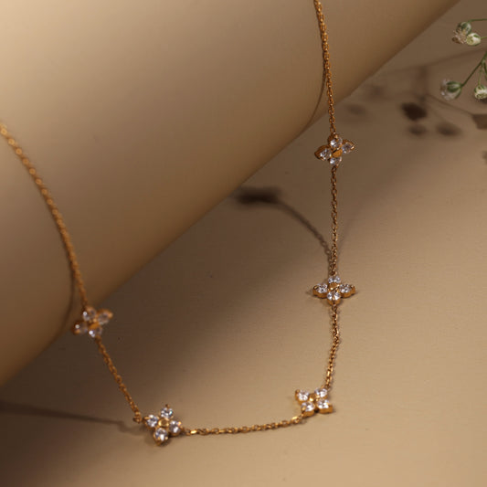 Sparkling Clover Neck Chain Pendant