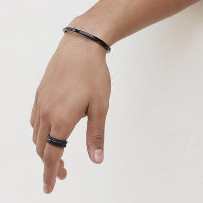 Black Linear Ring