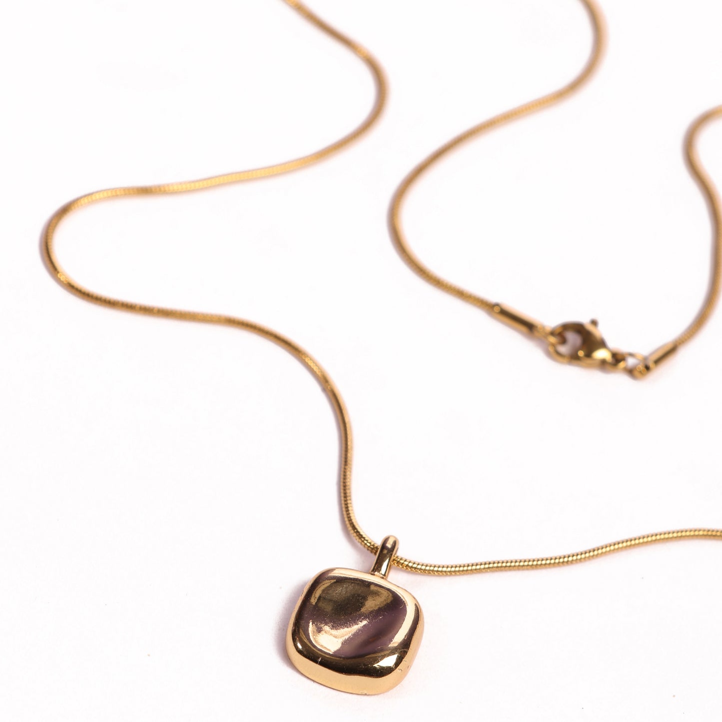 Classic Gold Pendant With Chain