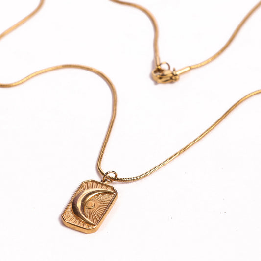 Moon Pendant With Chain
