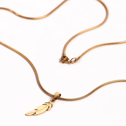 Leaf Pendant With Chain