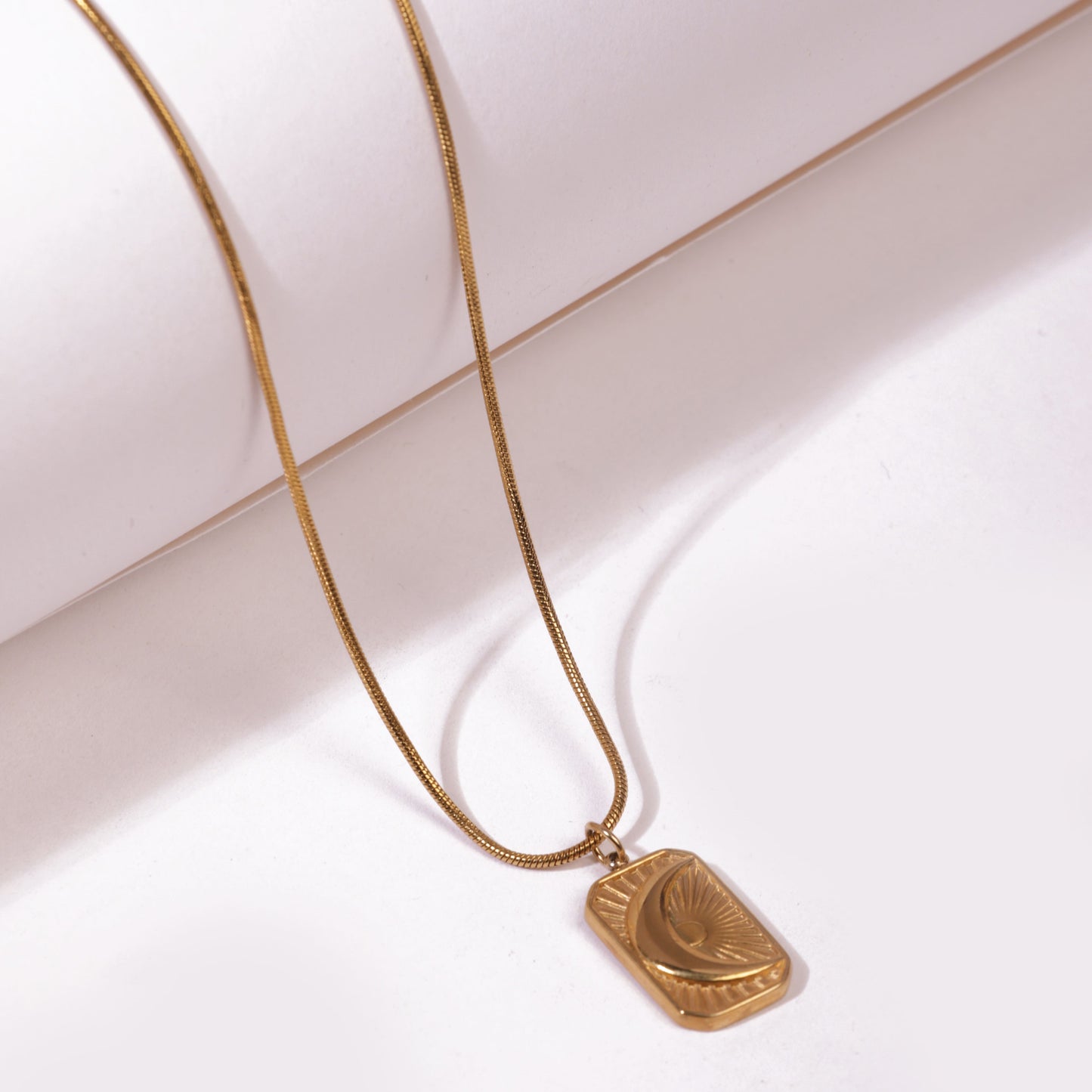 Moon Pendant With Chain