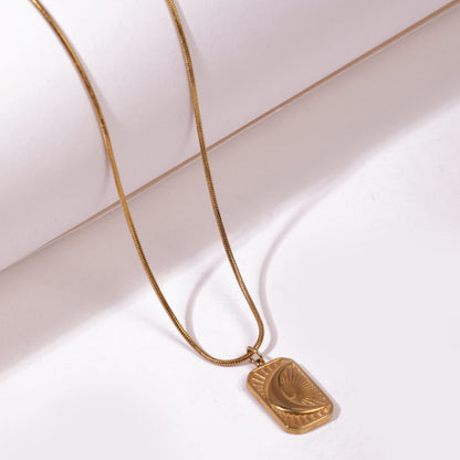 Moon Pendant With Chain