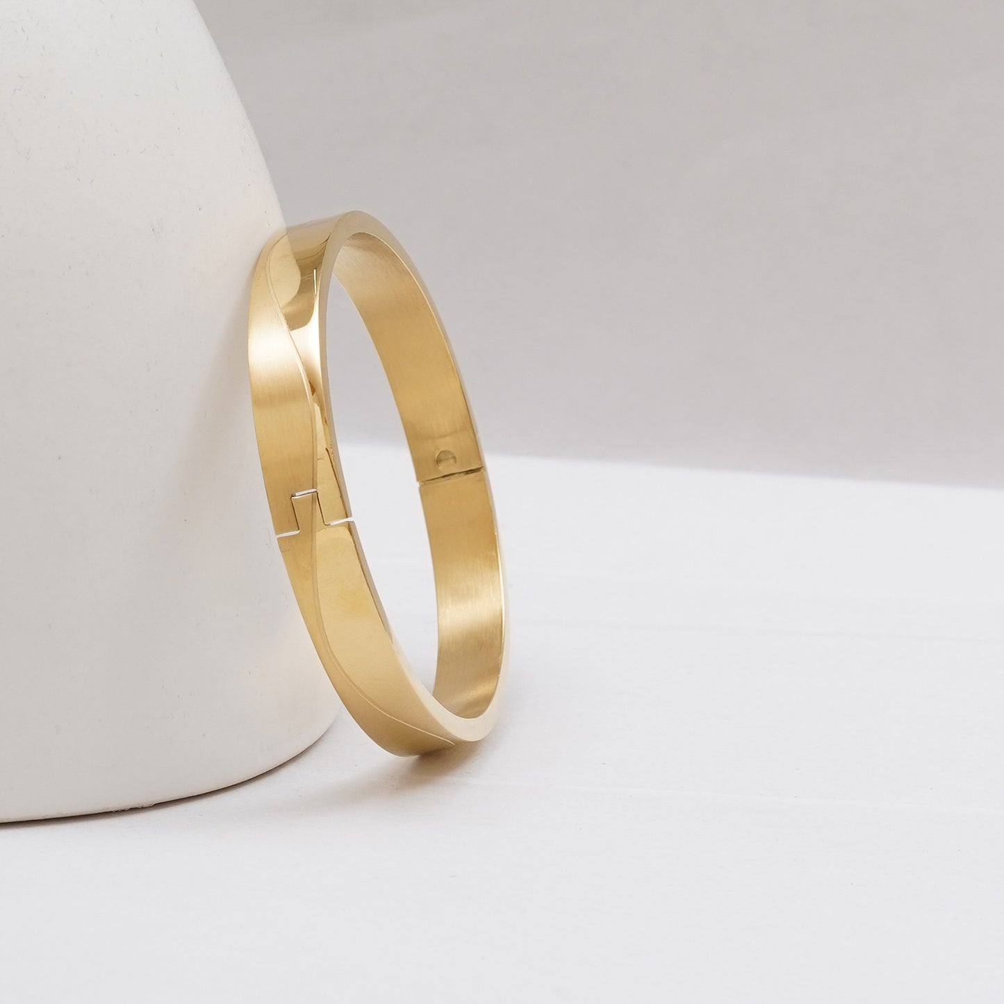 Linear Wave Gold-Plated Kada Bracelet