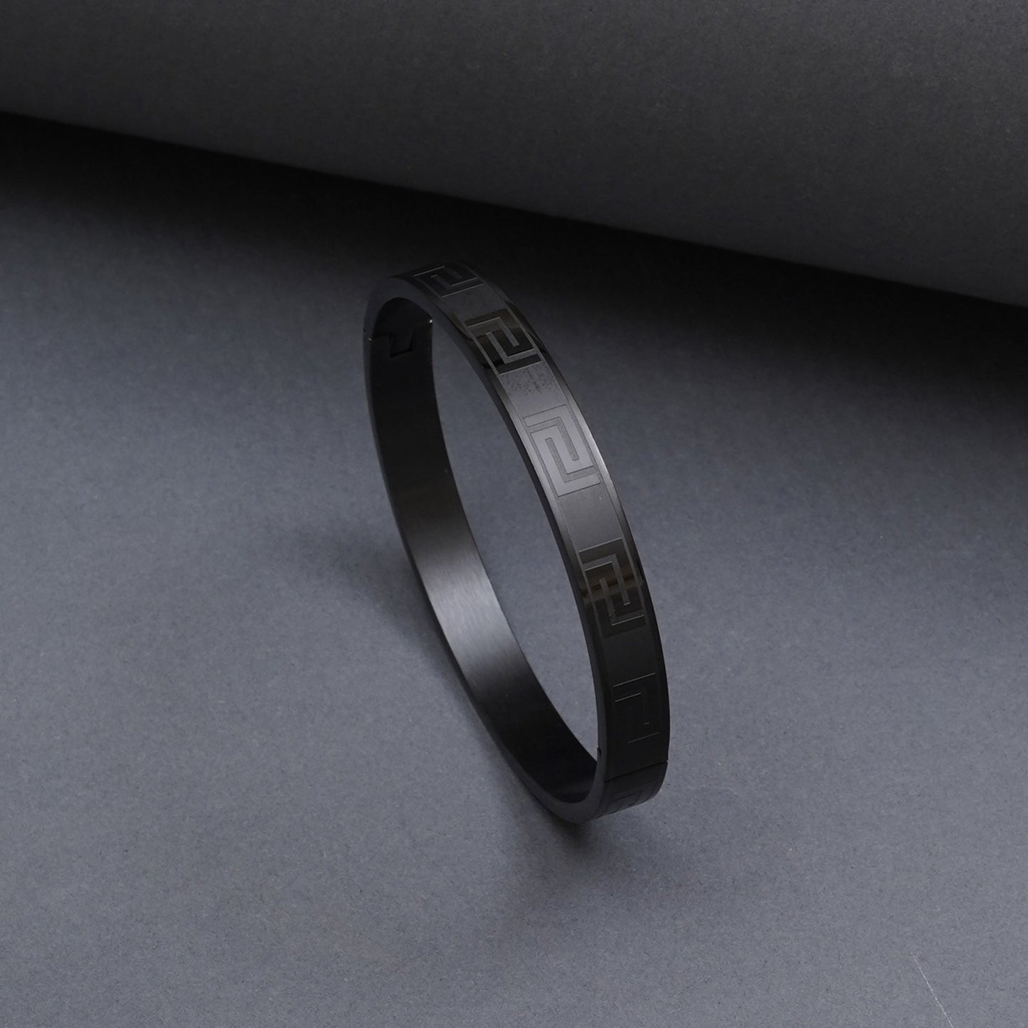 Vera Wave Black Men's Kada Bracelet