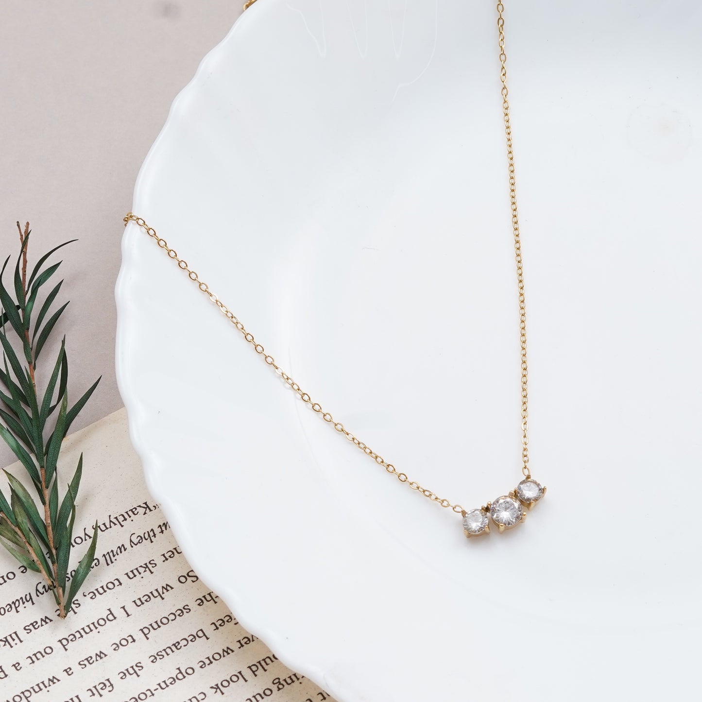 White Stone Neck Chain Pendant