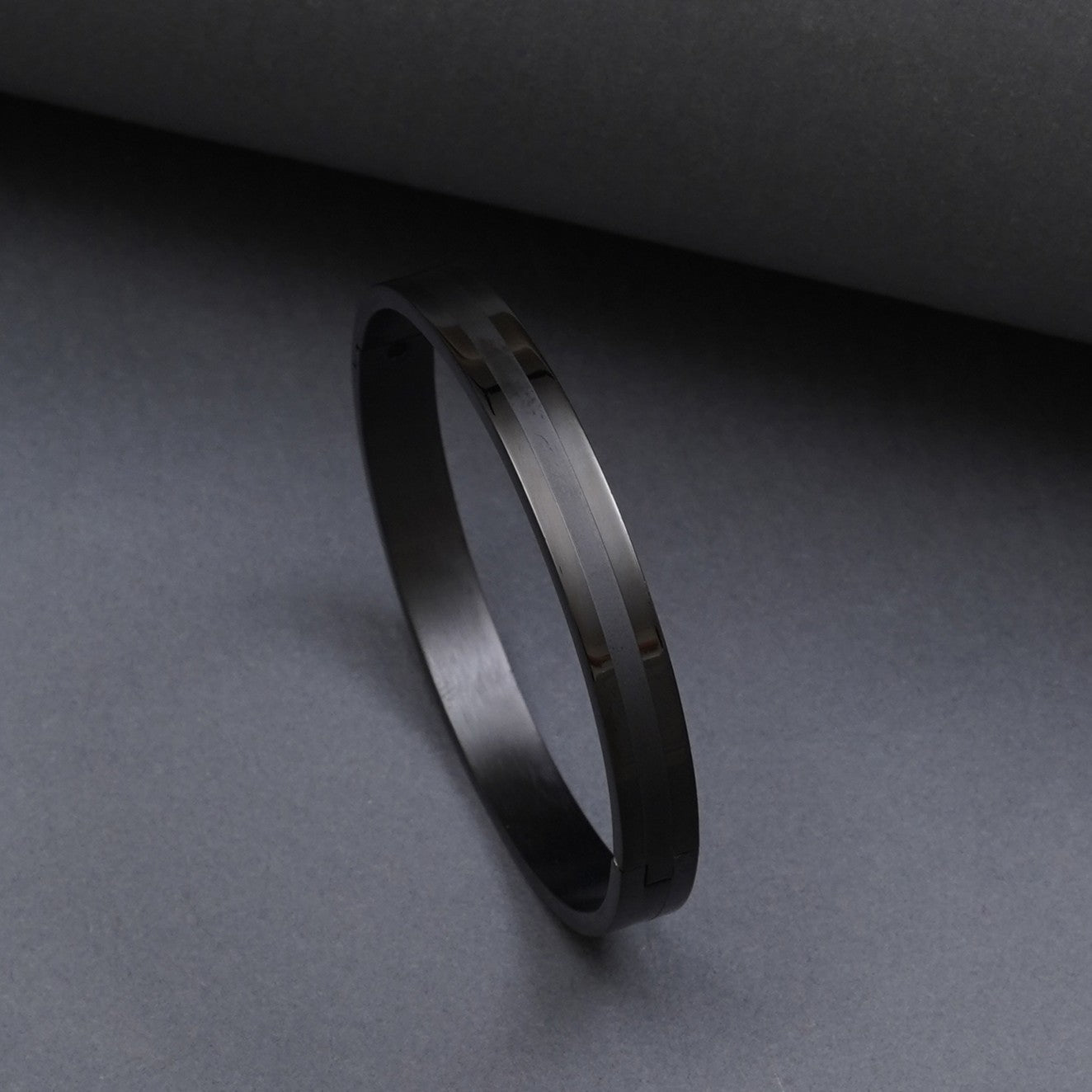 Linear Black Men's Kada Bracelet