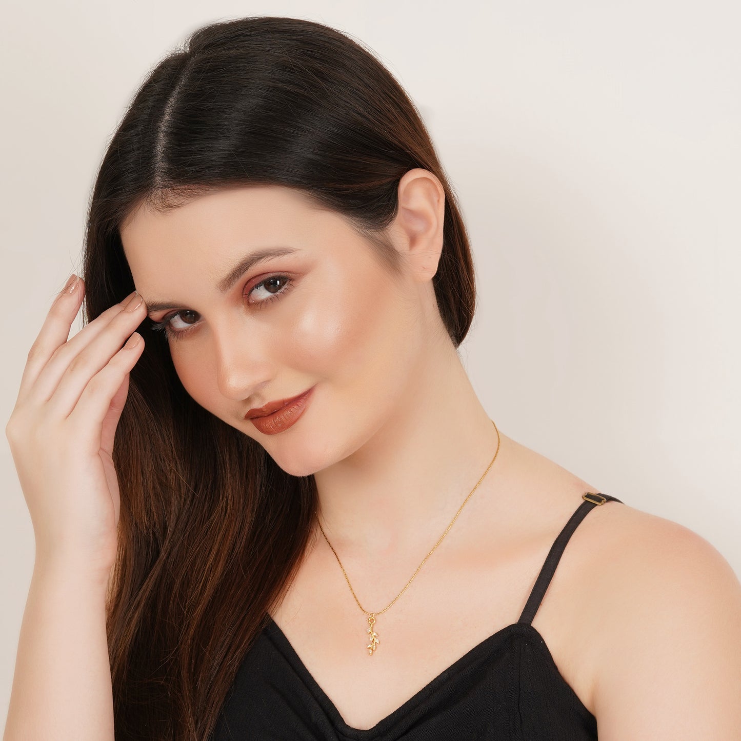 Sparkling Leaf Neck Chain Pendant