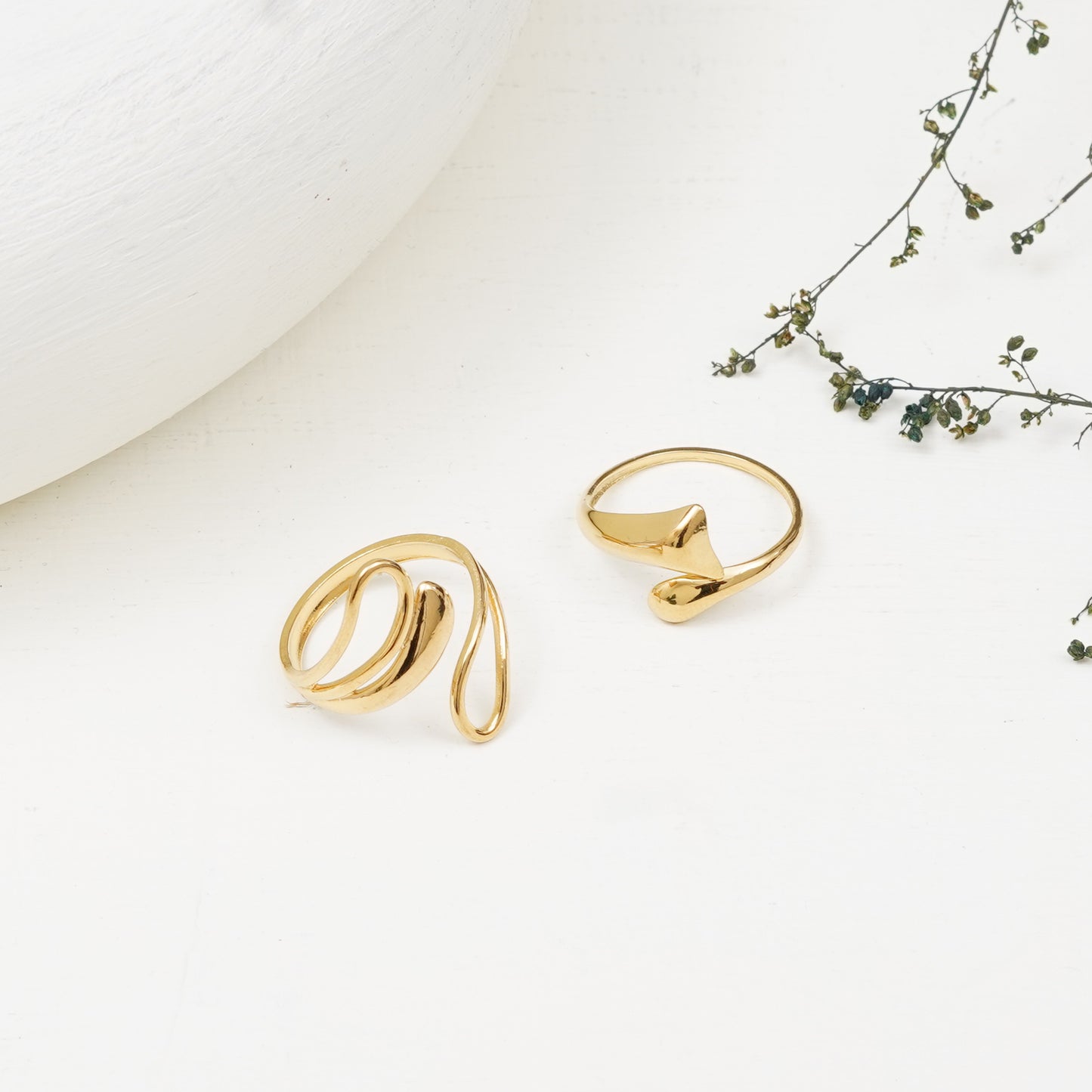 Lily Set Of Two Gold-Plated Rings