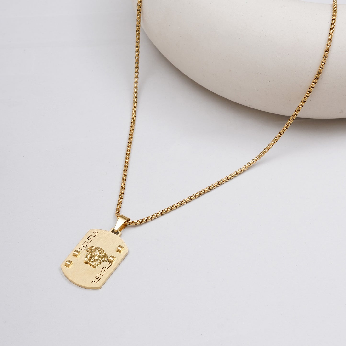 Retro Gold Plated Pendant With Chain