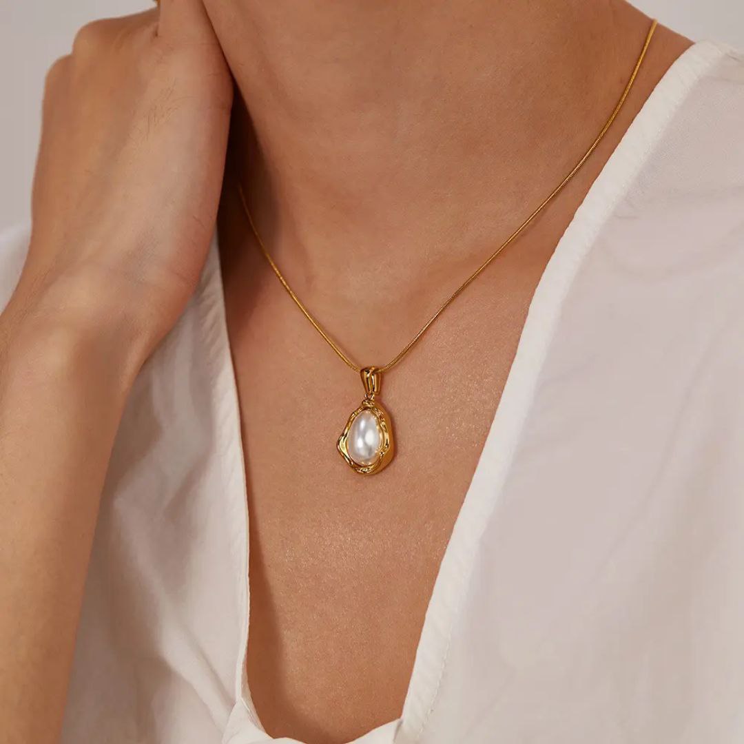 White Pearl Neck Chain Pendant