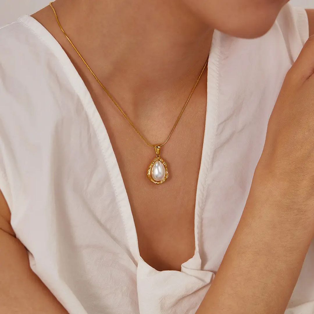 White Pearl Neck Chain Pendant